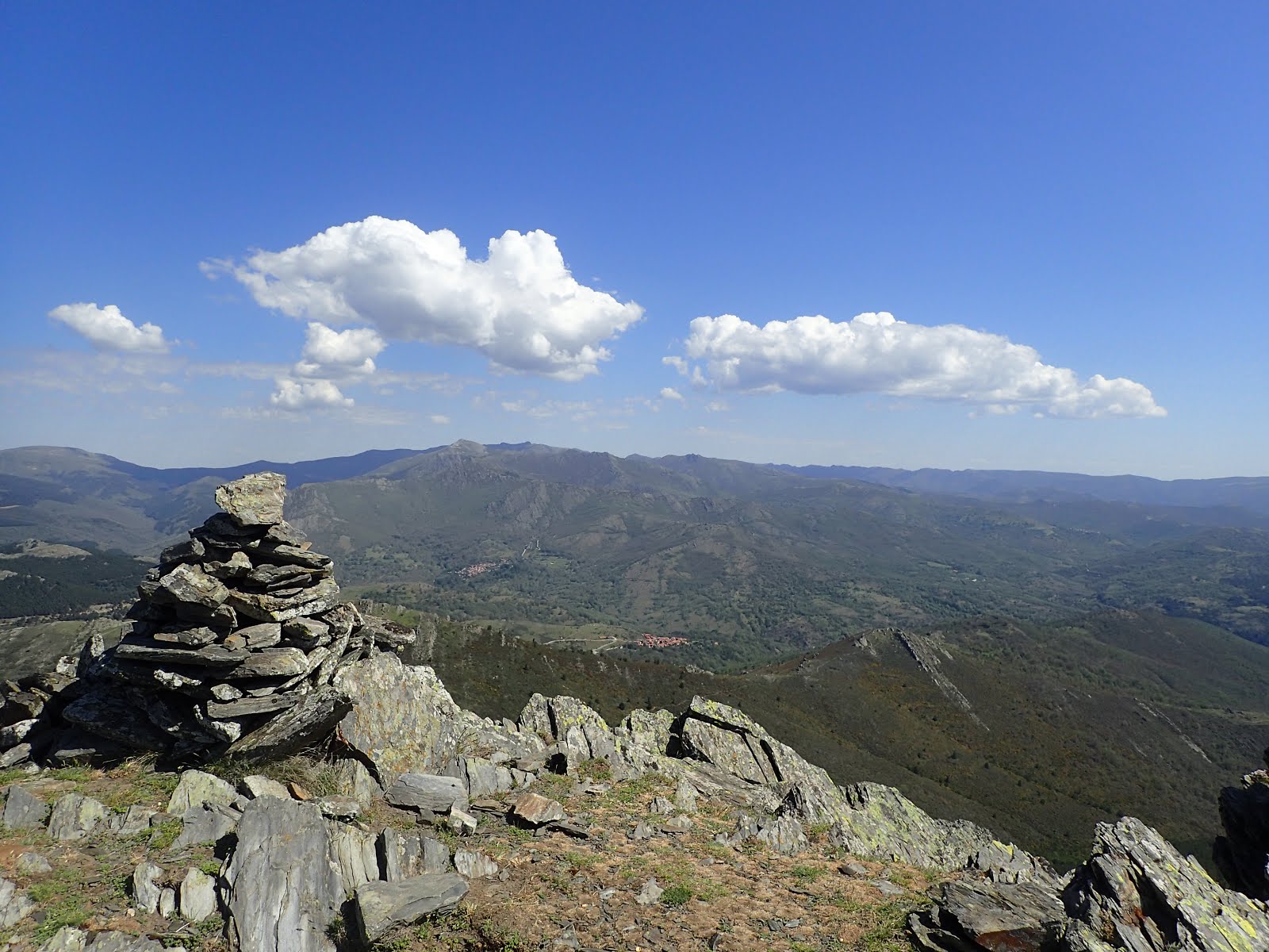 La Pequea Tierra Media